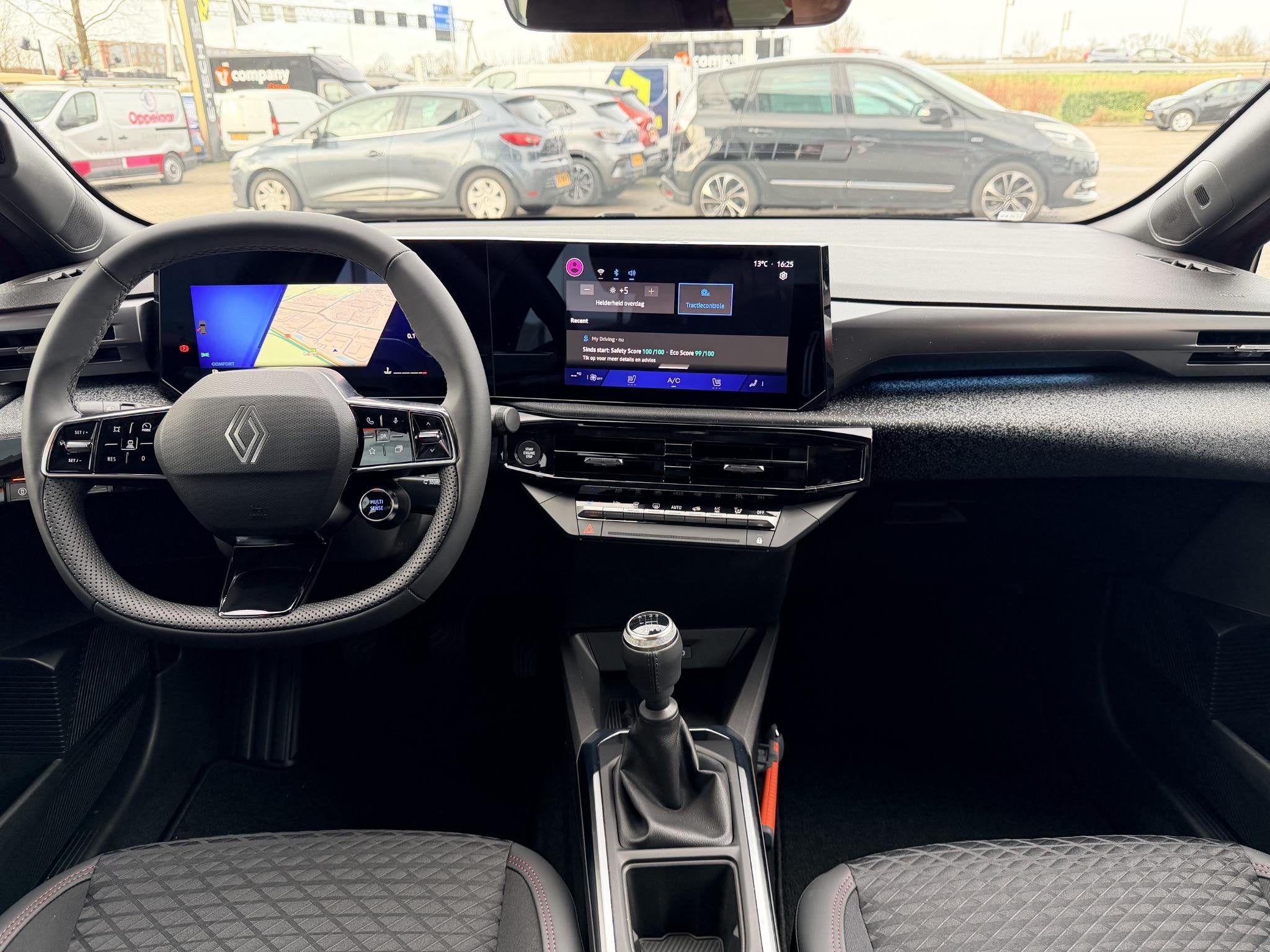 Renault Clio 1.2 TCe 115 techno | Dode hoek detectie | achte, Stof, Met garantie (alle), Bedrijf, Handgeschakeld