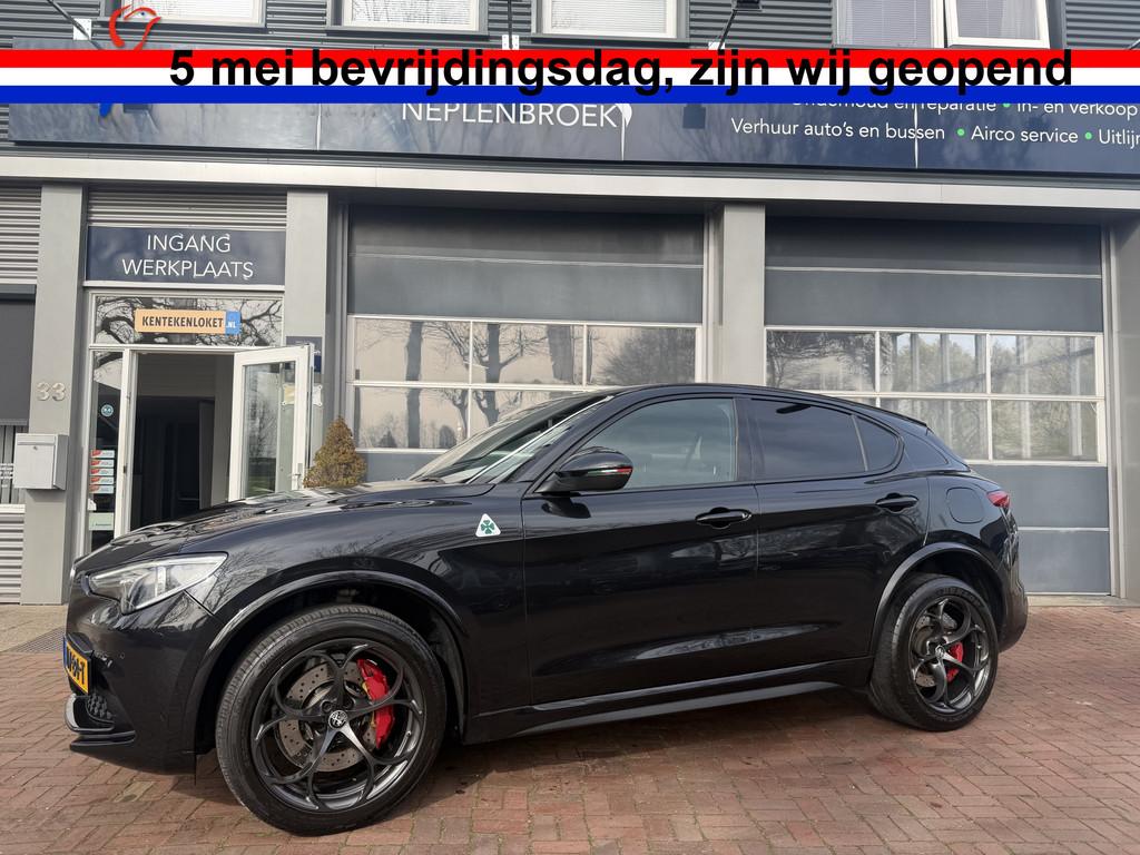 Alfa Romeo Stelvio 2.9 V6 AWD Quadrifoglio 510 PK Adaptive C, Auto's, Automaat, Gebruikt, 510 pk, Zwart