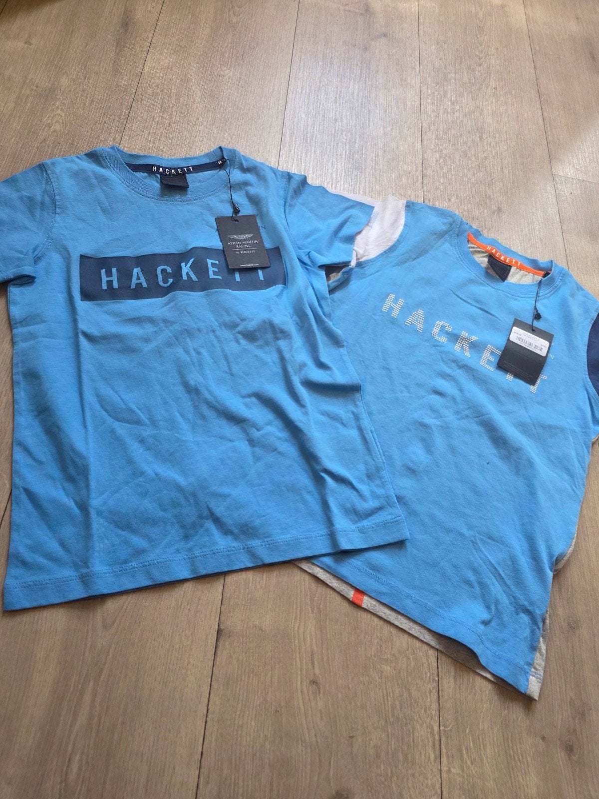 Hackett Aston Martin T-shirt 2 stuks maat 5-6 jaar nieuw, Ophalen of Verzenden, Nieuw, Hackett Aston Martin, Jongen