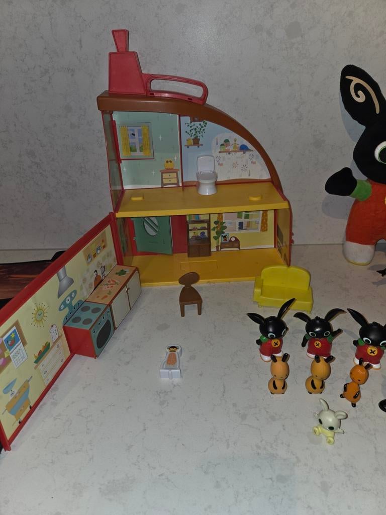 Bing - Poppetjes figuren + huis, Ophalen of Verzenden, Zo goed als nieuw