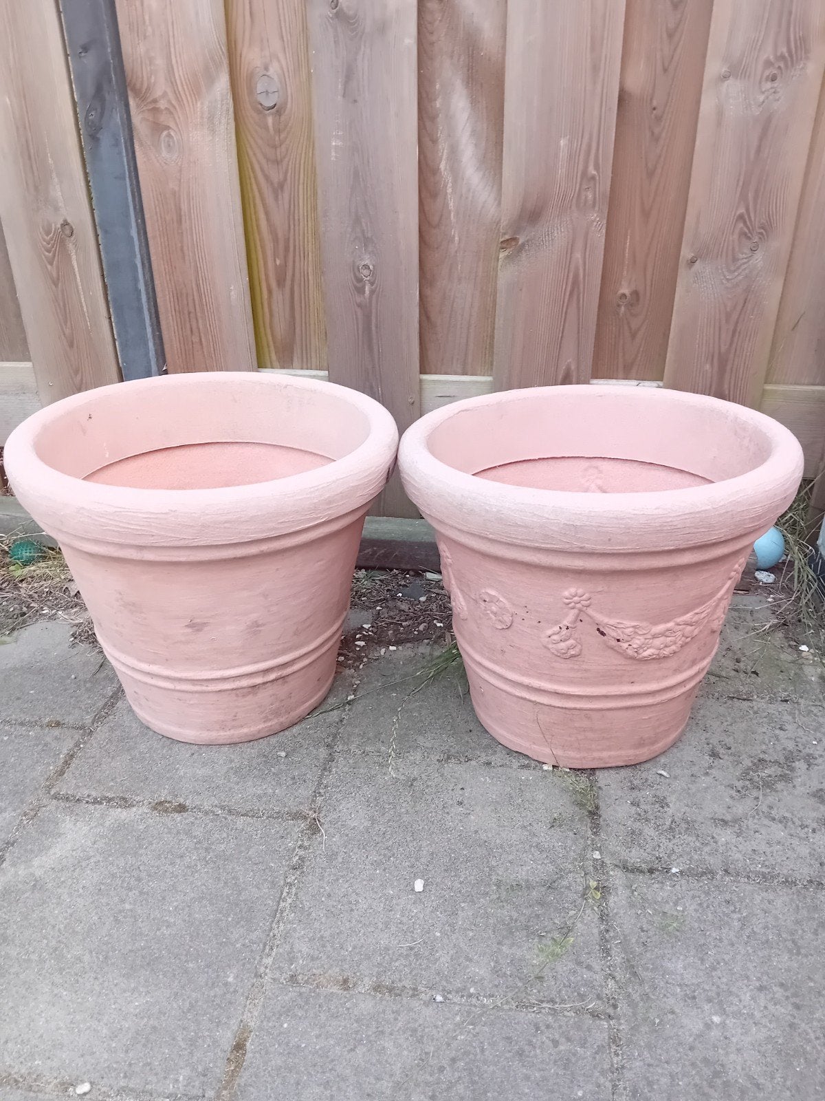 2 GROTE PLASIC  BLOEMPOTTEN, Ophalen, Kunststof, Gebruikt, 40 cm of meer