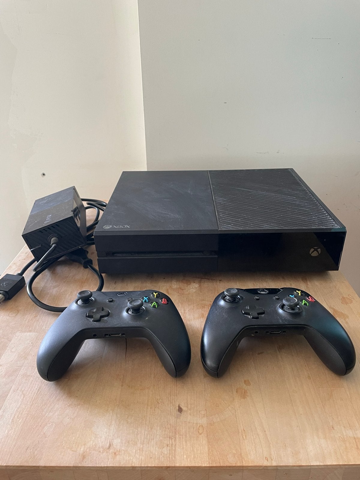 Xbox One met 2 controllers en 10 games, Spelcomputers en Games, Ophalen, Xbox One, Met 2 controllers, 500 GB