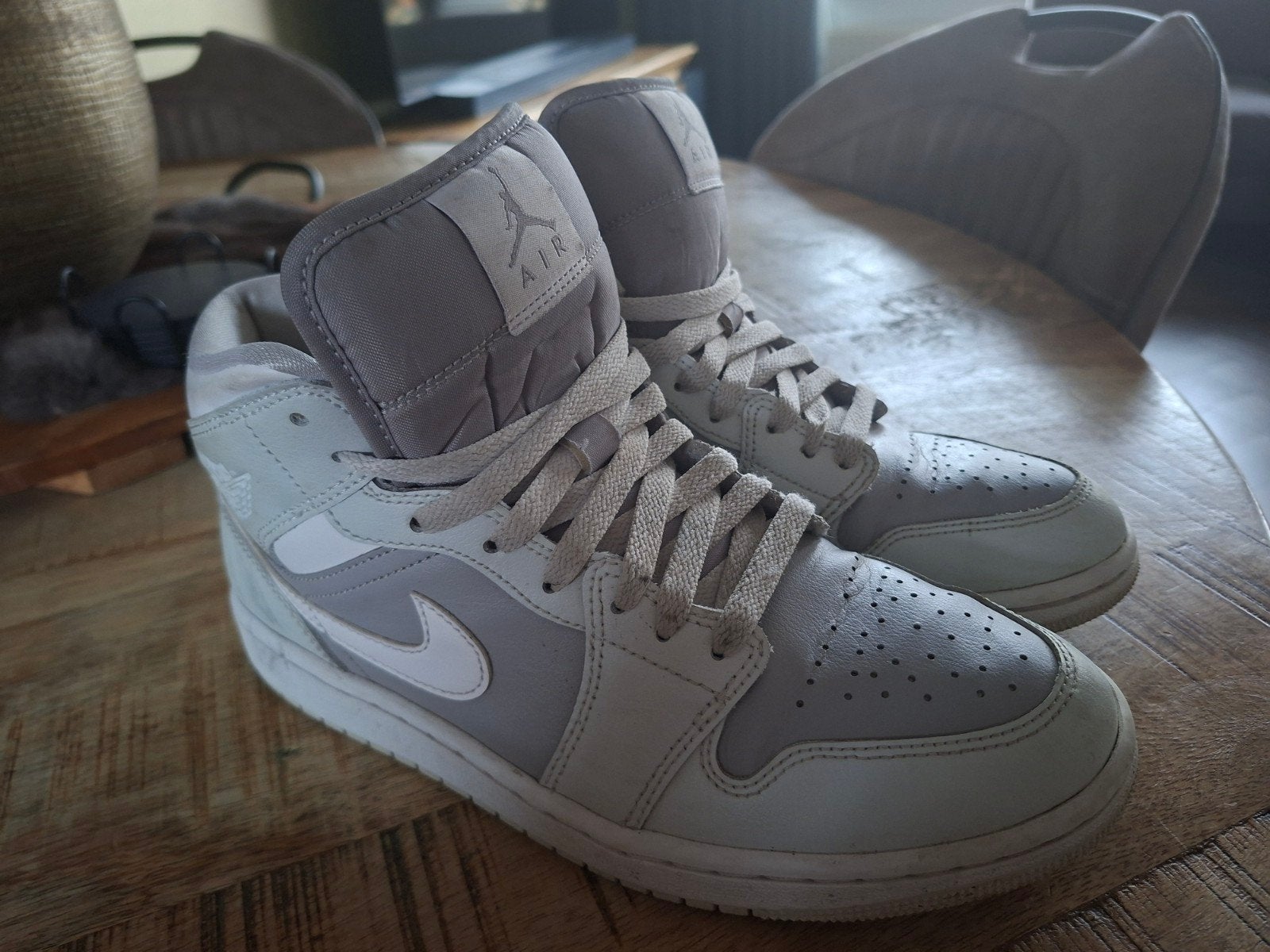 Nike Air Jordan 1 Mid - Grijs/Wit - Maat 40.5, Nike Jordan, Ophalen of Verzenden, Sneakers of Gympen, Grijs