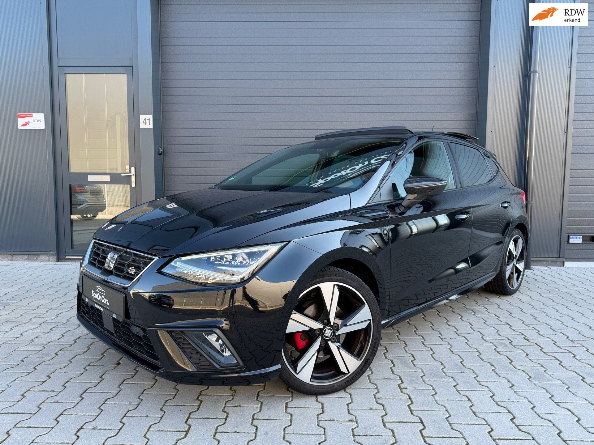 Seat Ibiza 1.5 TSI FR Business Intense Plus |PANO|CAMERA|ACC, Auto's, Dealer onderhouden, Zwart, 4 cilinders, 150 pk