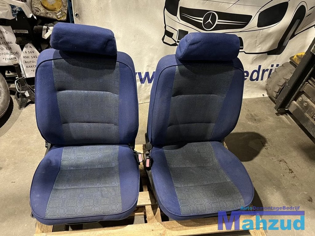 PEUGEOT 306 SW STATION Blauw stof interieur stoelen 1994-200, Auto-onderdelen, Interieur en Bekleding, Taurusavenue 1
2132 LS  Hoofddorp, NL