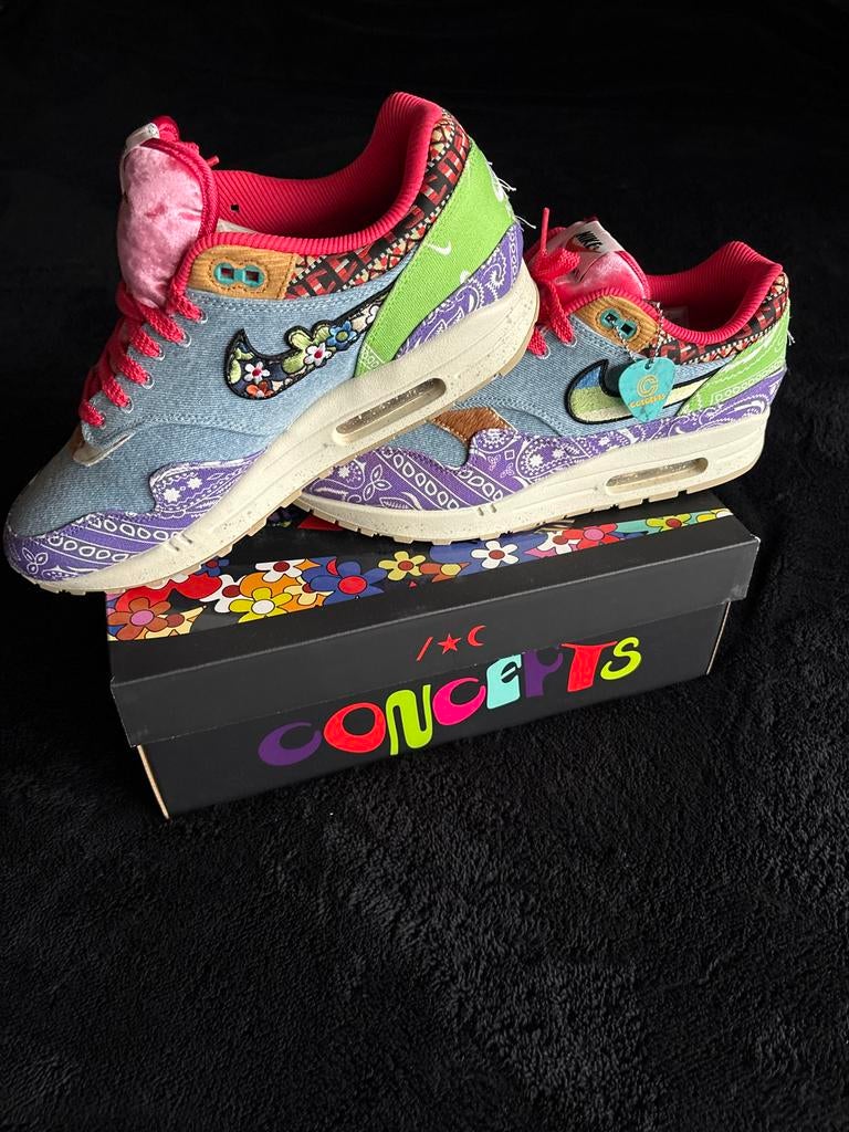 Nike Air Max 1 Concepts Far Out maat 45, Kleding | Dames, Schoenen, Nieuw, Sneakers of Gympen, Overige kleuren, Ophalen of Verzenden