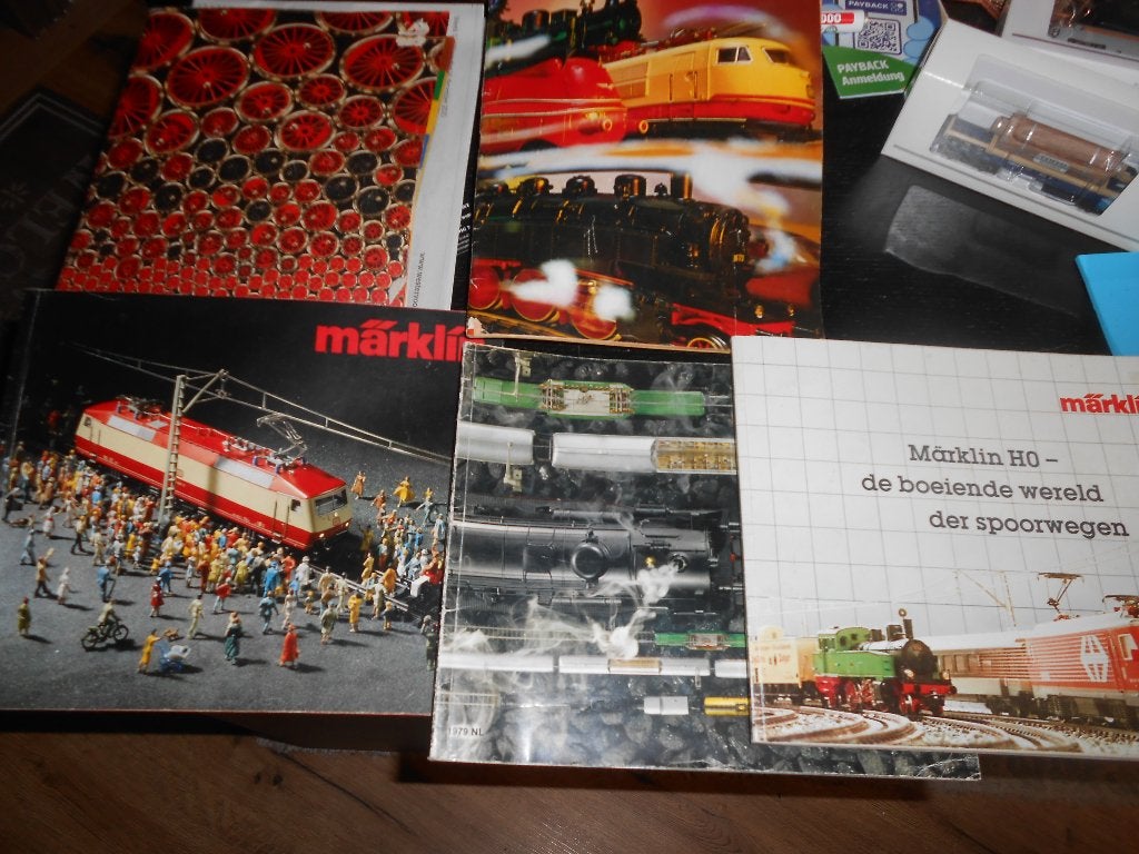 Märklin diverse catalogi.. 1 Euro per catalogus ( FOL 13 ), Wisselstroom, Gebruikt, Märklin, Boek, Tijdschrift of Catalogus