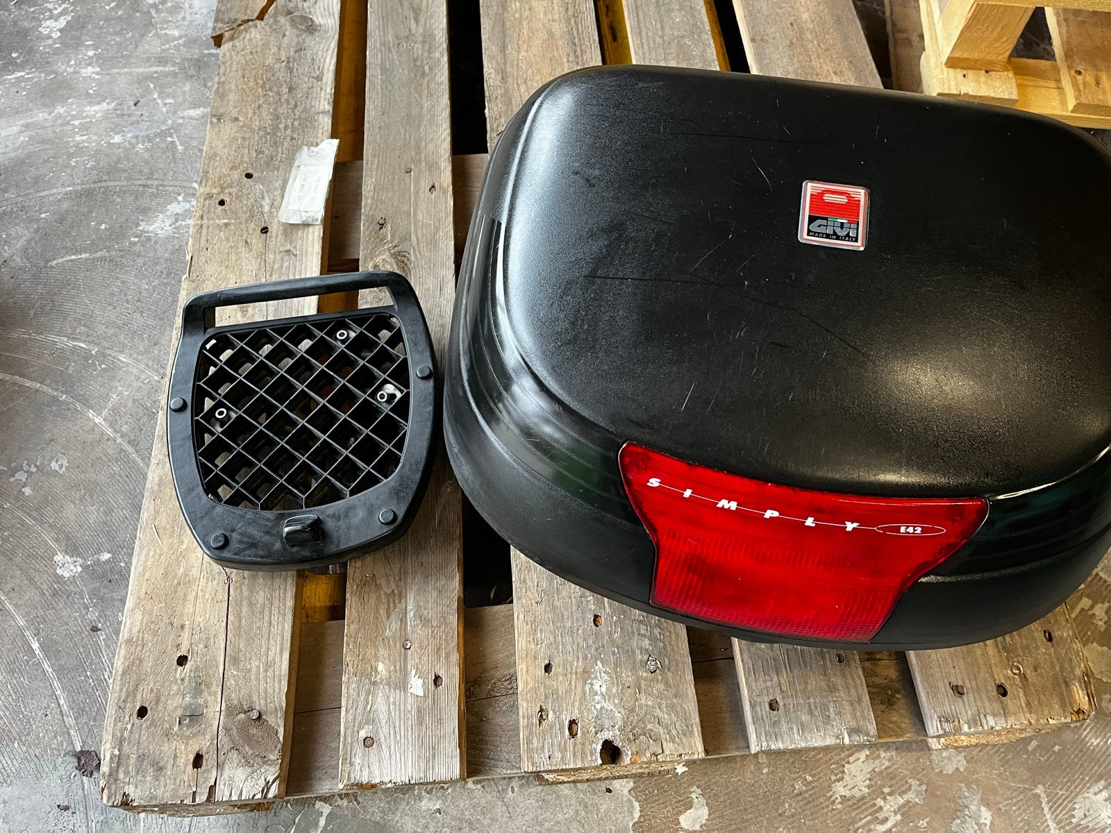 Givi Simply E42 Monkey Koffer met Beugel, Ophalen of Verzenden, Gebruikt