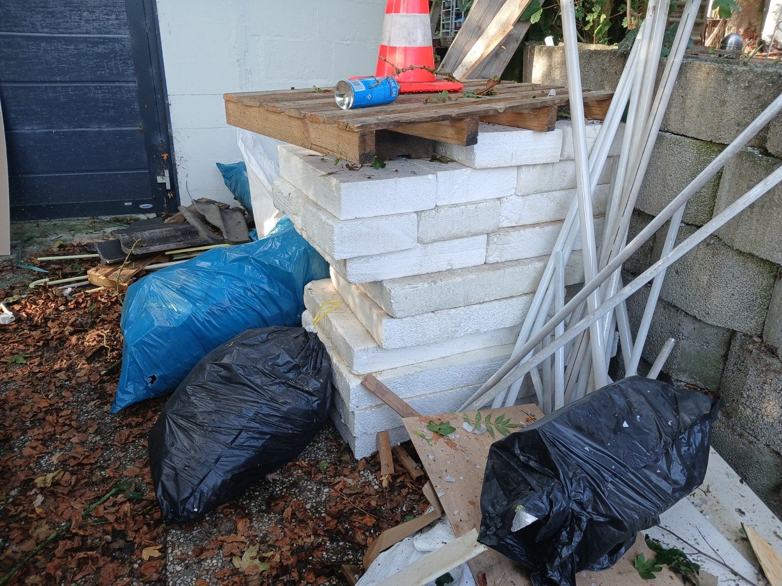 Gratis af te halen: Piepschuim isolatieplaten, Ophalen, 4 tot 8 cm, Gebruikt, Vloerisolatie