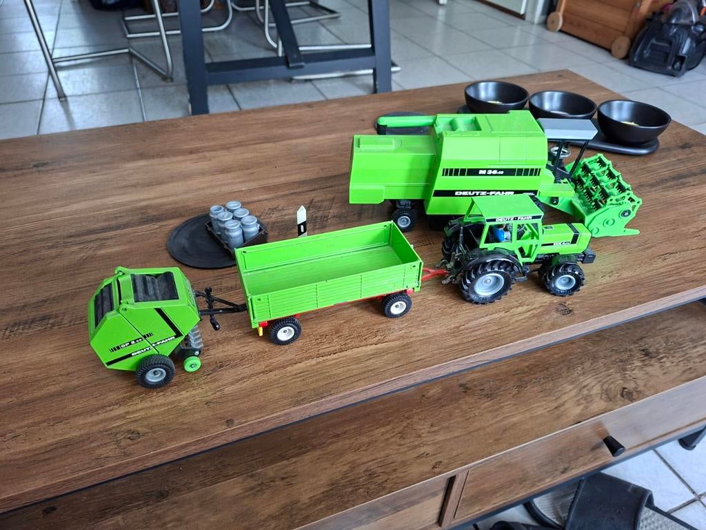 Siku deutz combine 36.10 en tractor dx 4.70, Ophalen of Verzenden, Zo goed als nieuw, Tractor of Landbouw, SIKU