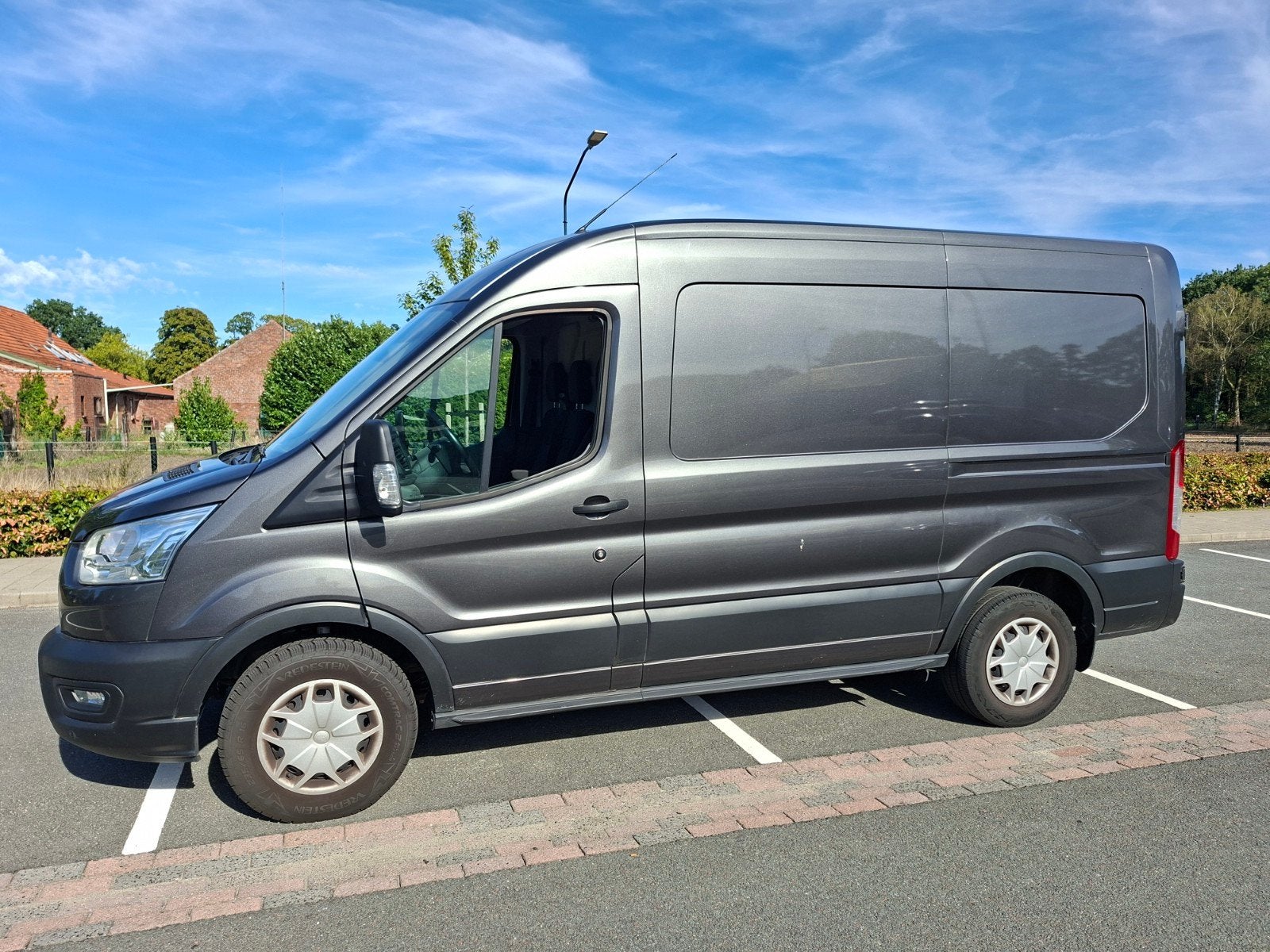 Ford Transit GB 350 L2h2 Tdci 130pk FWD Aut 2022 Grijs, Voorwielaandrijving, Stof, 1995 cc, 4 cilinders
