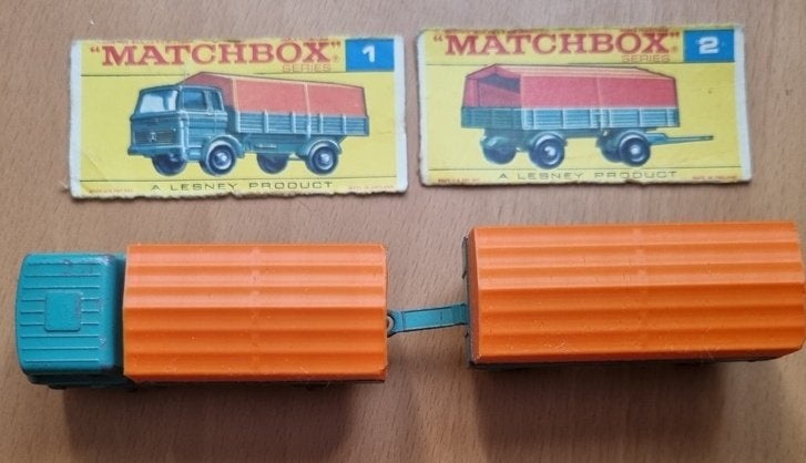 Matchbox 1 en 2 mercedes truck trailer repro huif oranje, Ophalen of Verzenden, Nieuw, Bus of Vrachtwagen