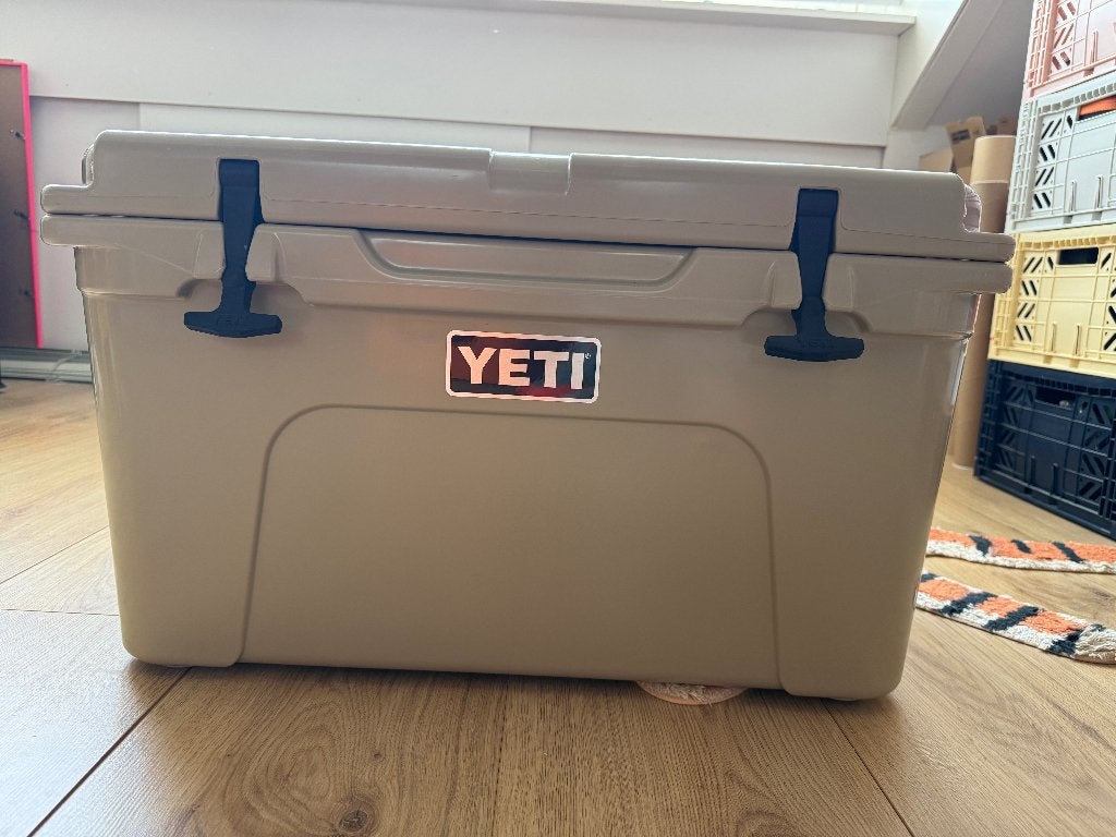 YETI Tundra 45 Cool Box - Tan, Caravans en Kamperen, Koelboxen, Ophalen, Zo goed als nieuw, Koelbox, Koelelement