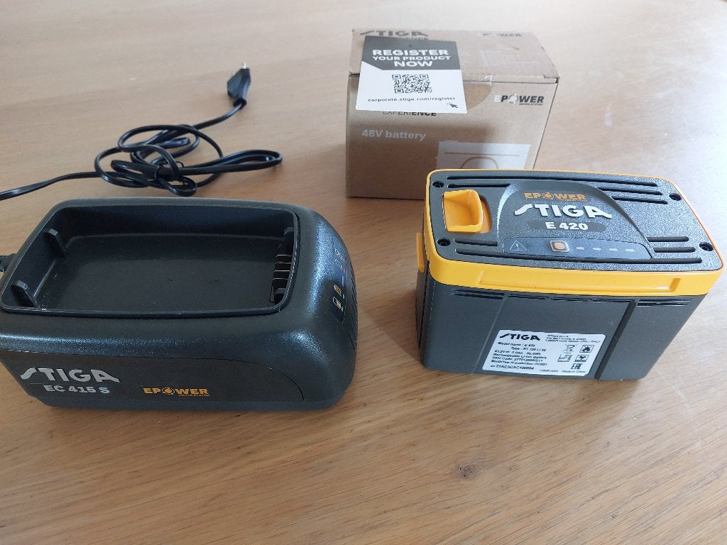 Accu incl. lader Stiga, Ophalen, Nieuw, Stiga