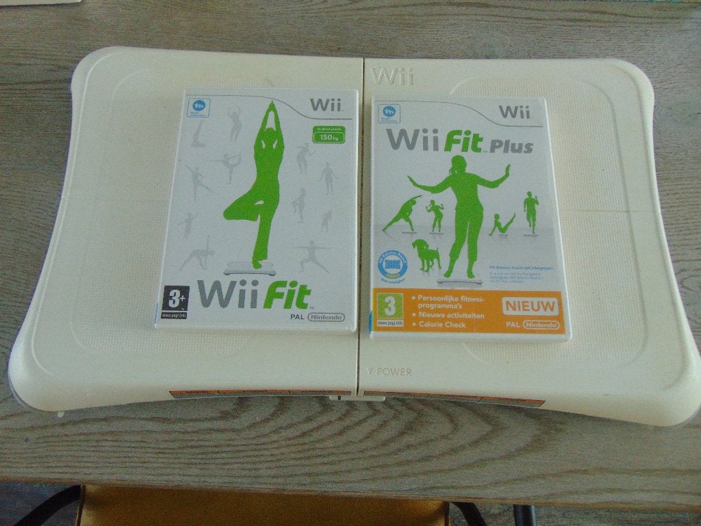 Wii Fit Balance Board + Wii Fit + Wii Fit Plus, 1 speler, Ophalen of Verzenden, Zo goed als nieuw, Vanaf 3 jaar