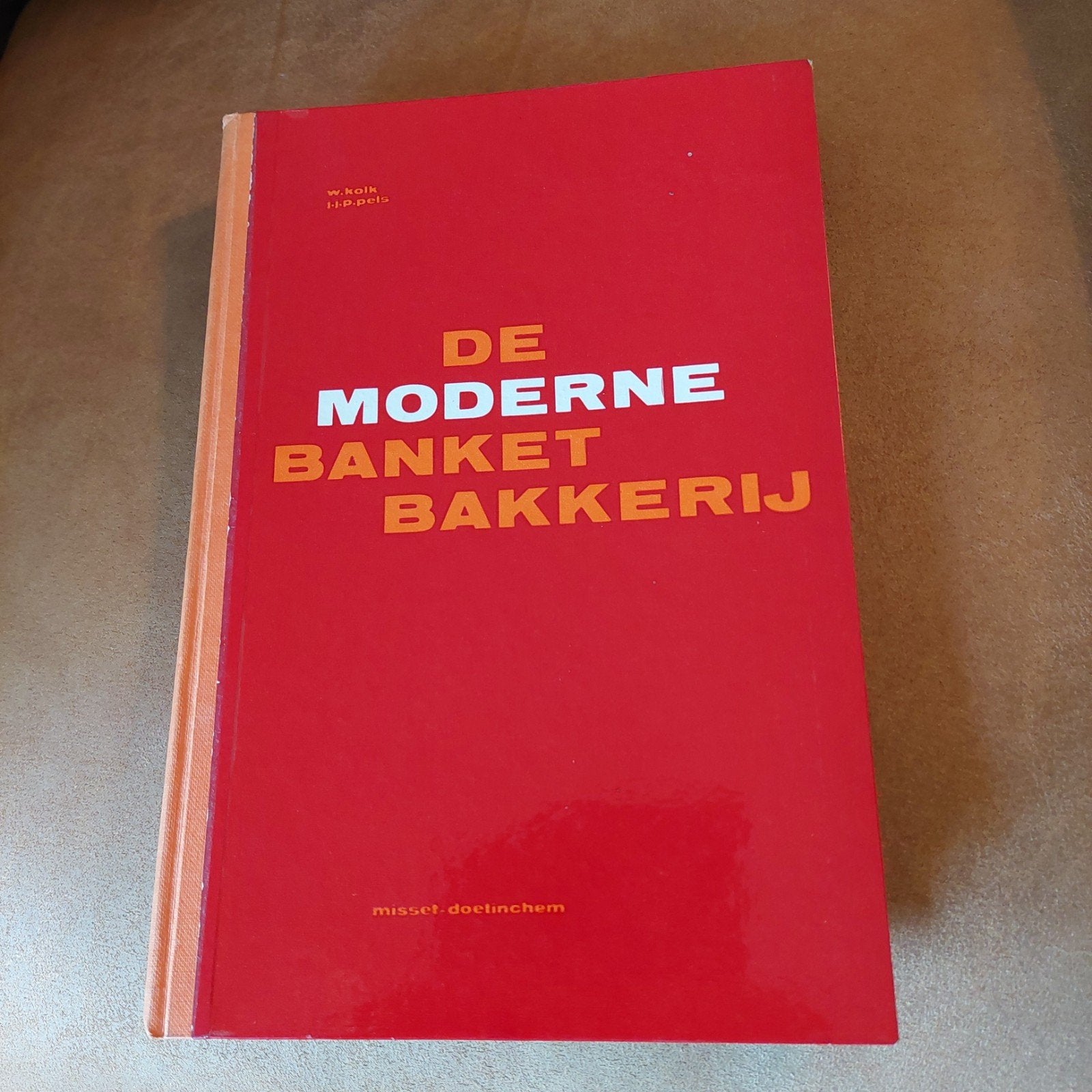 De Moderne Banketbakkerij - Bakboek, Boeken, Ophalen of Verzenden, Europa, Onbekend, Taart, Gebak en Desserts