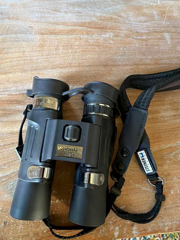 Steiner Wildlife 10x26 verrekijker, Audio, Tv en Foto, Optische apparatuur | Verrekijkers, Zo goed als nieuw, Dakkant (recht)