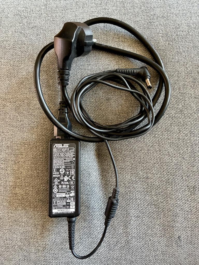 ASUS 3APW08Y0BVS Adapter, Ophalen of Verzenden, Zo goed als nieuw, Asus