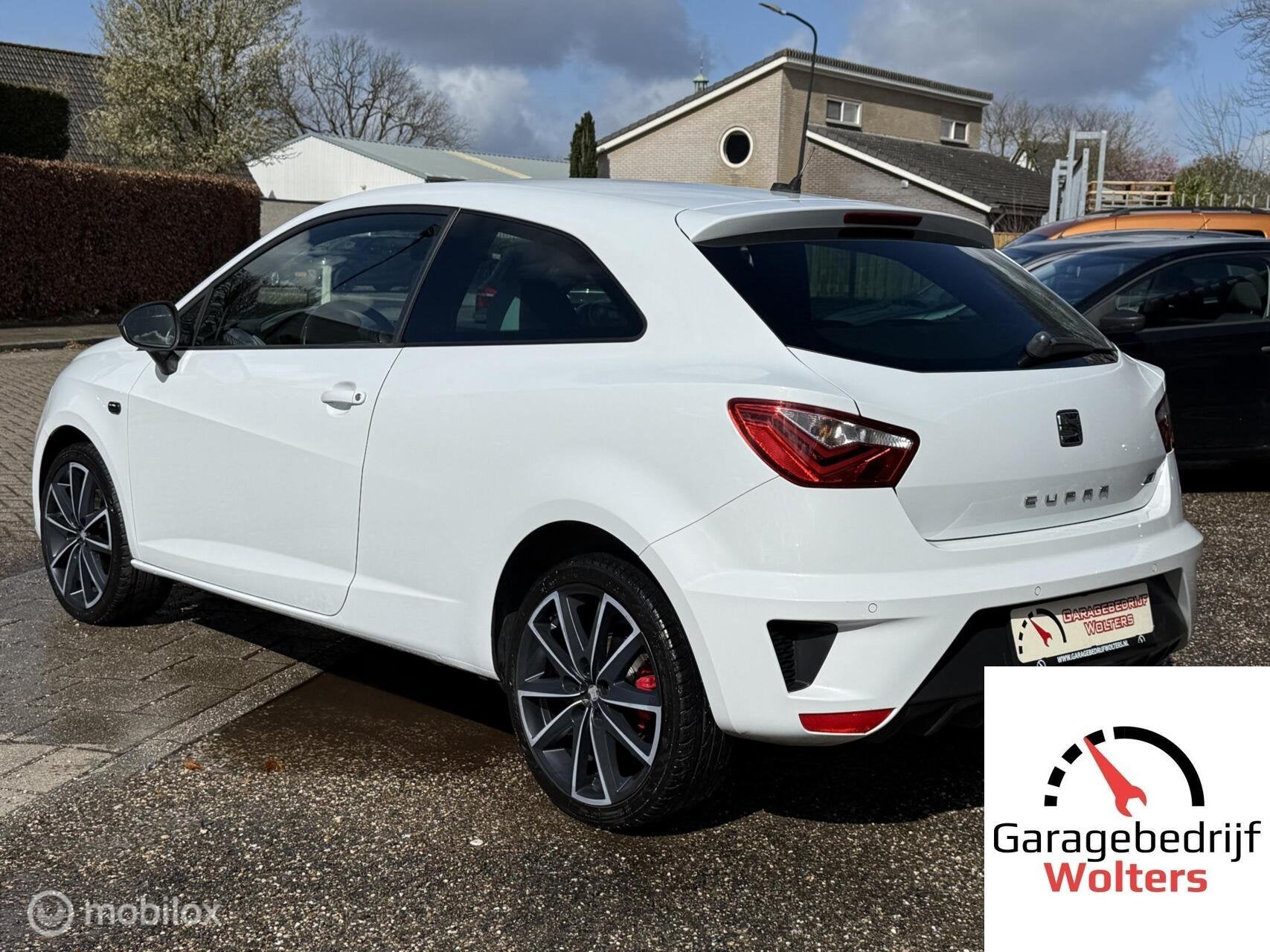 Seat Ibiza SC 1.4 TSI Cupra 180 pk xenon leer cruise autom., Auto's, Seat, Gebruikt, Zwart, Met garantie (alle), 179 pk