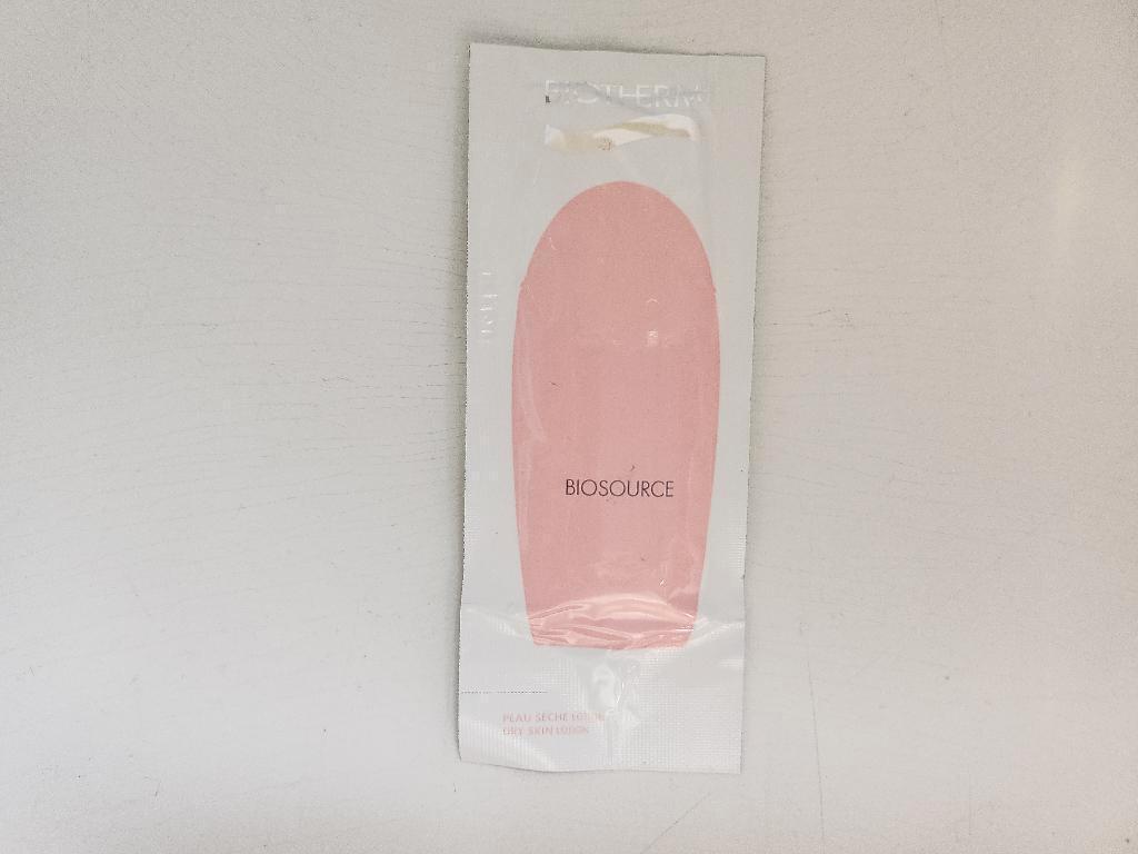 Sample 1,5ml Biotherm Biosource dry skin lotion, Ophalen of Verzenden, Nieuw, Gehele gezicht, Verzorging