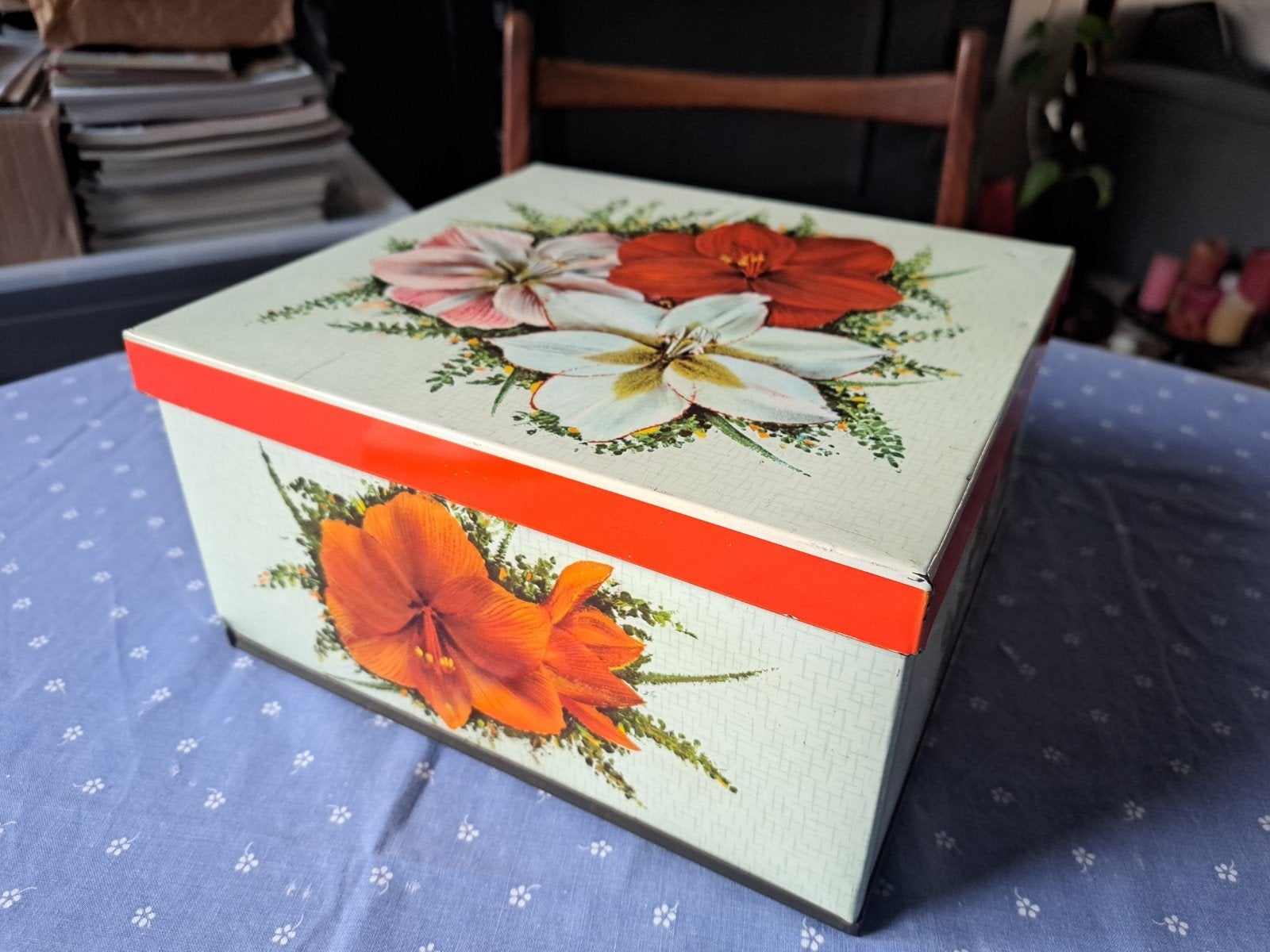 Brocante vintage groot blik Amaryllis bloemen, Ophalen of Verzenden, Gebruikt, Overige