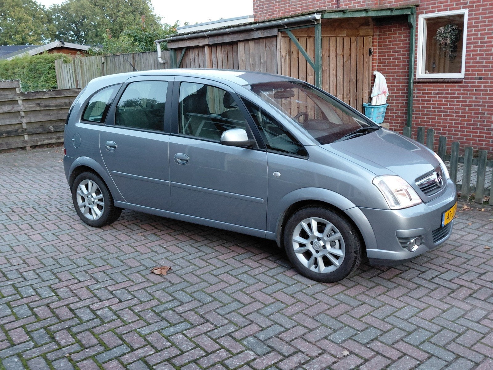 Opel Meriva 1.6 16V 77KW automaat  2009 Grijs, 15 km/l, 4 cilinders, Origineel Nederlands, 1200 kg