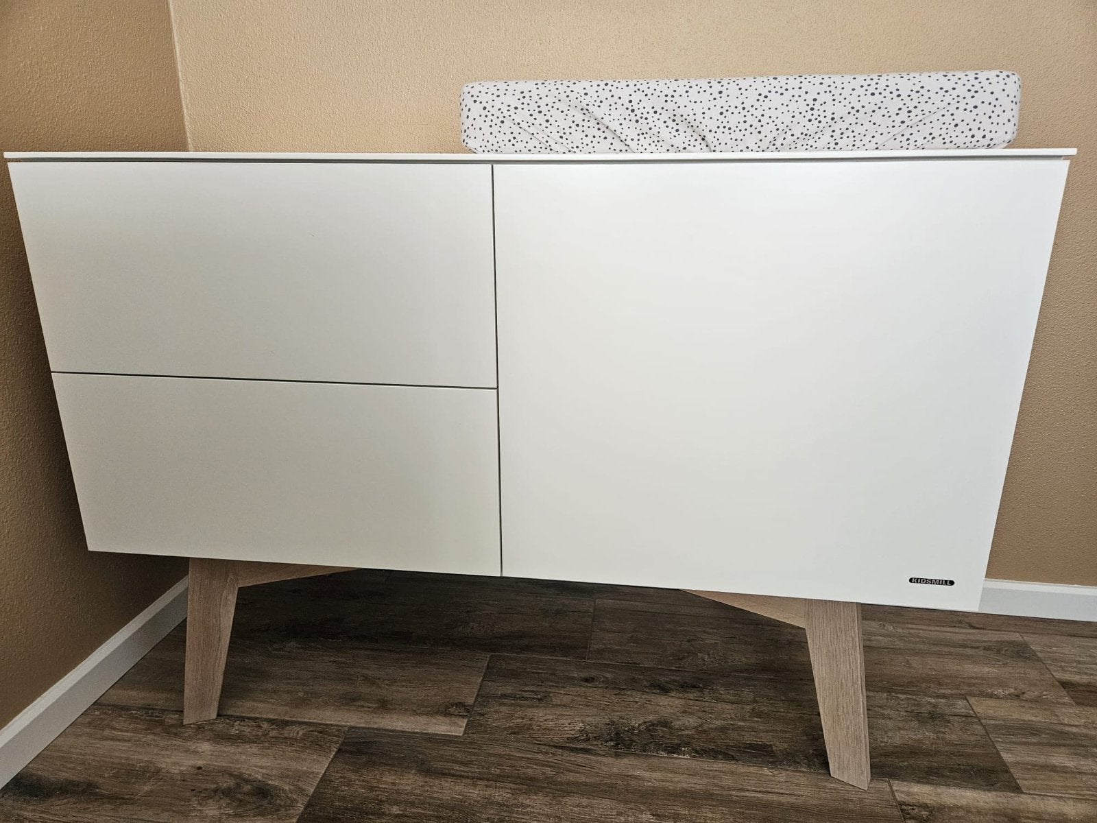 Kidsmill Commode en Kast Set - Wit met Houten Poten, 50 tot 70 cm, Ophalen of Verzenden, 100 cm of meer, Zo goed als nieuw