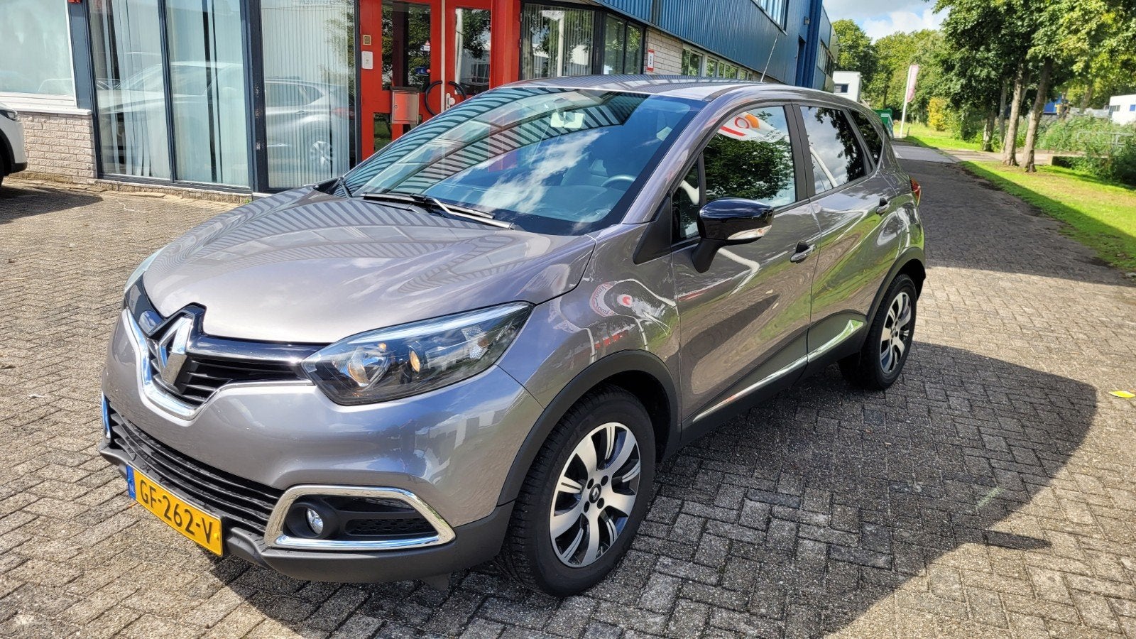 Renault Captur 0.9 TCE 90 2015  in zo goed als nieuw staat!, Voorwielaandrijving, 898 cc, Stof, Euro 6