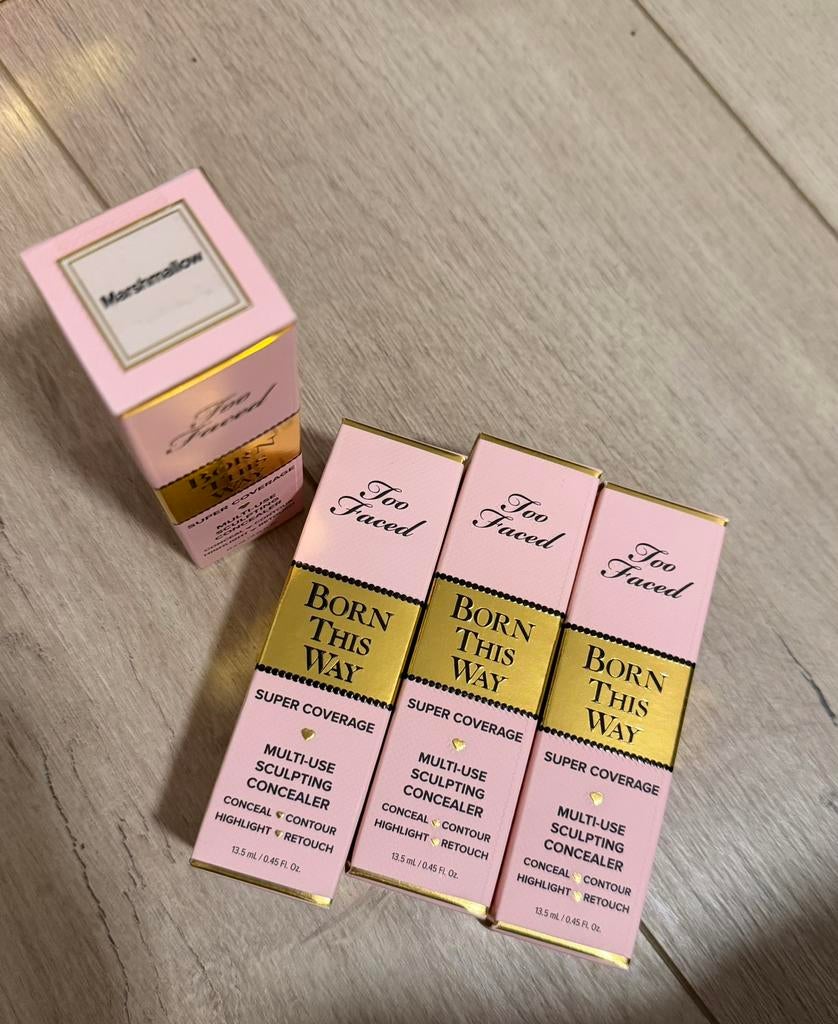 Too faced concealer, Ophalen of Verzenden, Nieuw, Gehele gezicht