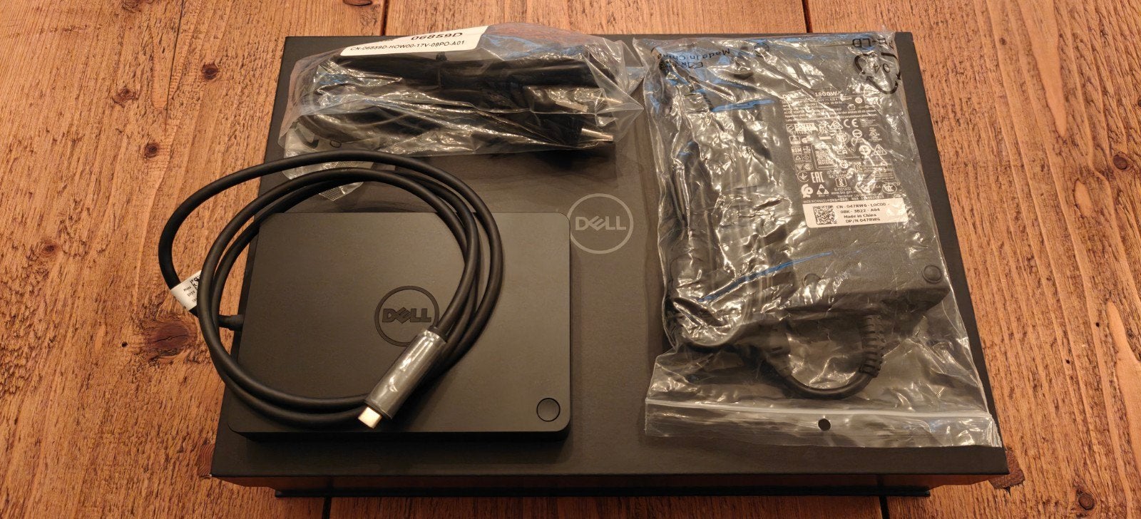 Dell WD15 dockingstation + Dell 180w oplader, Computers en Software, Dockingstations, Nieuw, Ophalen of Verzenden, DELL, Docking station