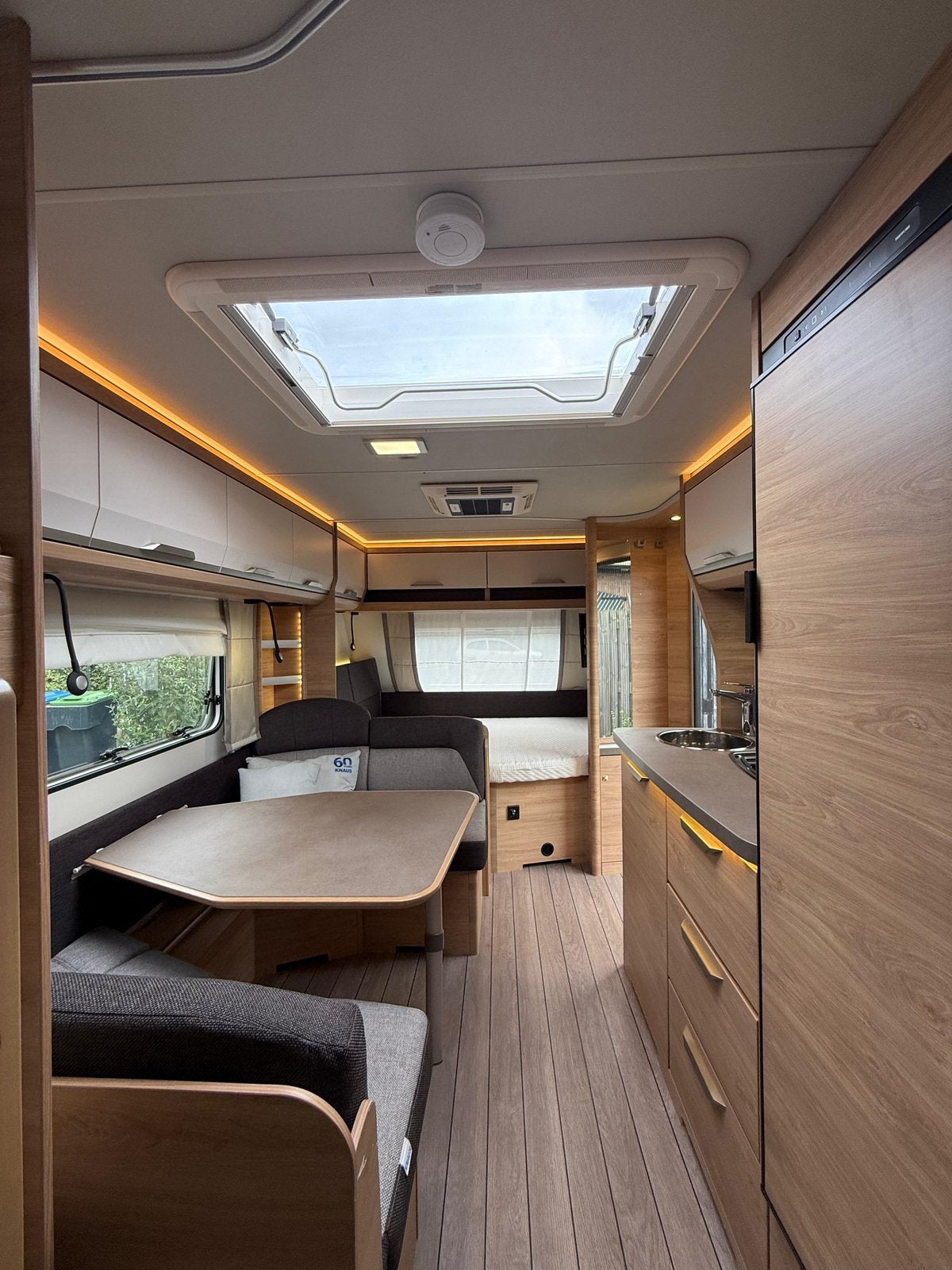Foto 13 van Knaus Sudwind 580 QS | 3-Pers Stapelbed,Mover,Airco,Voortent