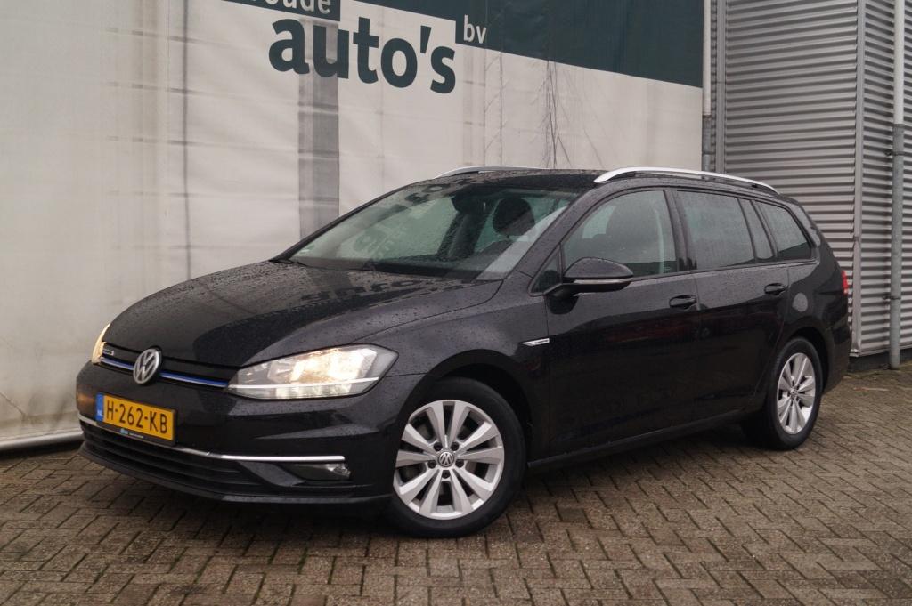 Volkswagen Golf Variant 1.5 TSI 130pk Comfortline Business -, Voorwielaandrijving, 4 cilinders, Alcantara, Zwart