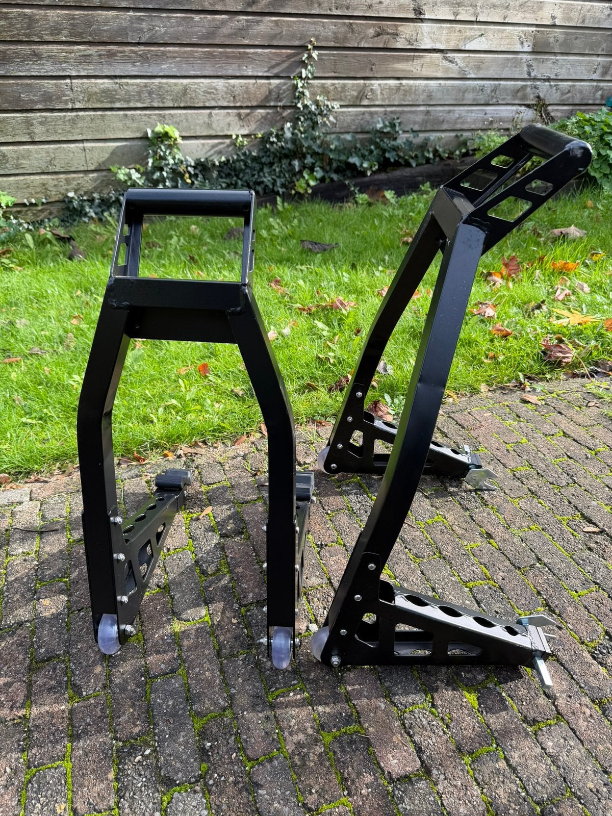 Motorstandaard voor en achterwiel, Ophalen