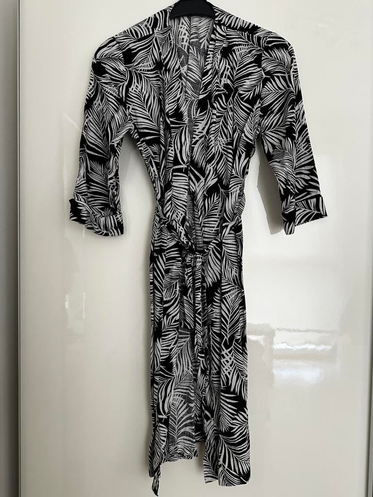 Zwart-witte kimono met bladprint, Maat 38/40 (M), Zwart, Ophalen of Verzenden, Gedragen