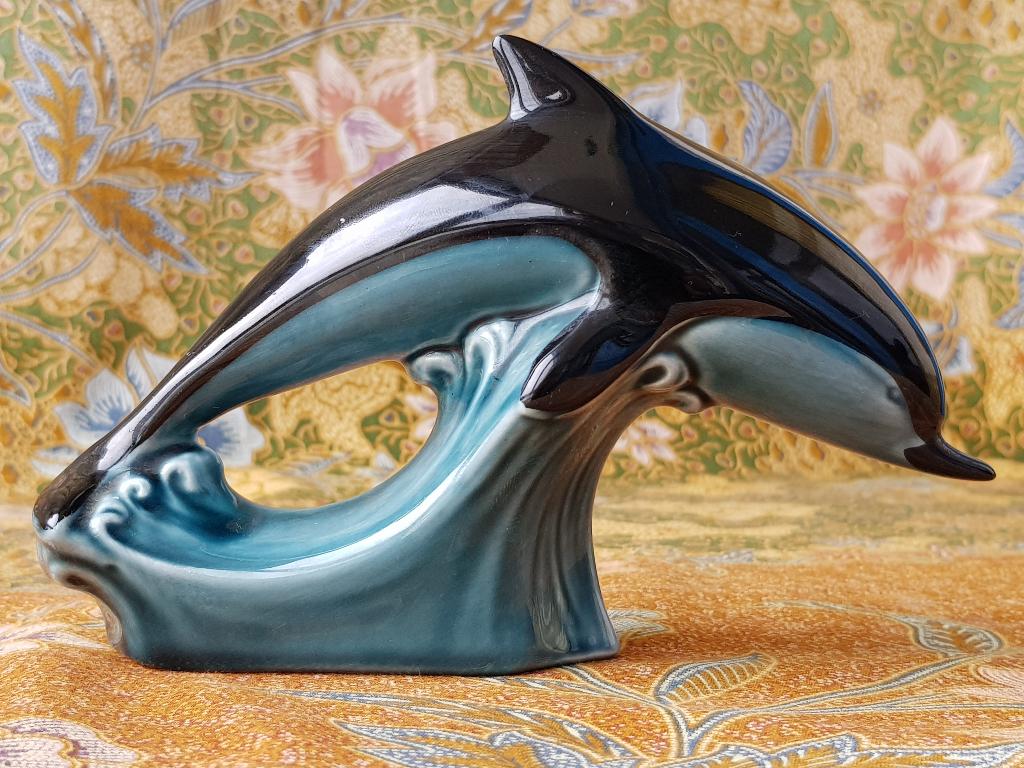 Mooi oud Poole beeldje uit Engeland van een dolfijn 17 cm., Ophalen of Verzenden