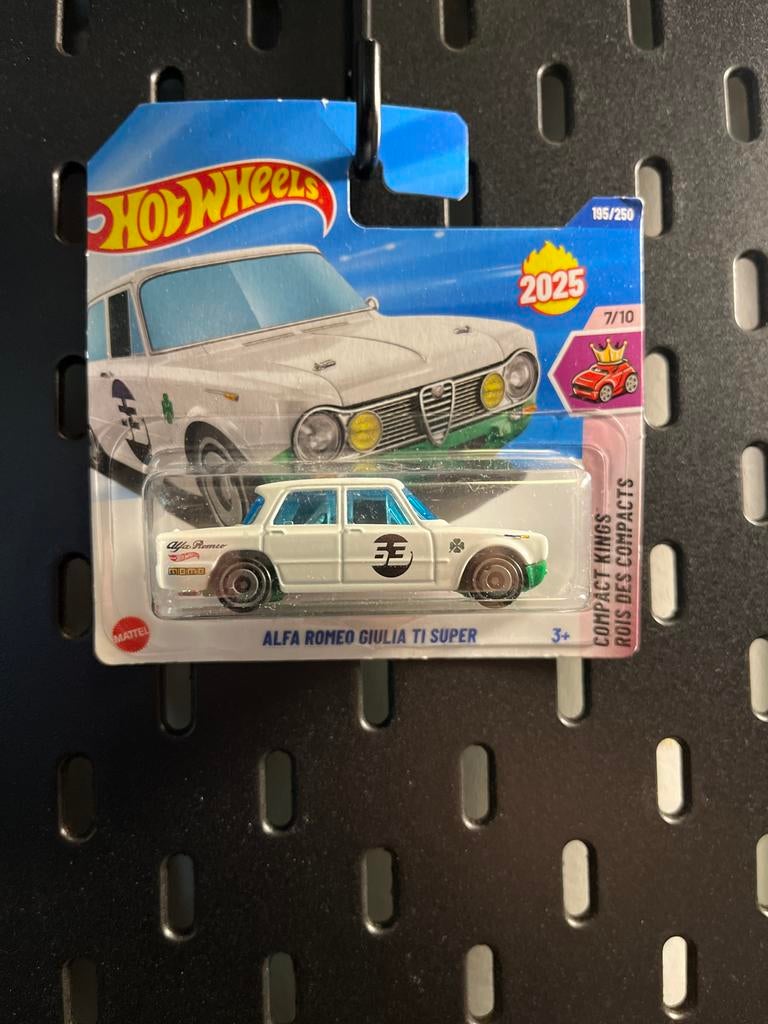 Hot Wheels Alfa Romeo Giulia Ti Super 2025 Compact Kings, Overige merken, 1:50 of kleiner, Auto, Nieuw