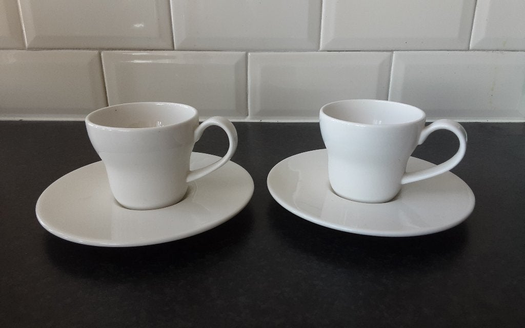 ZARA HOME espresso kopjes met schoteltjes 2 stuks, Overige materialen, Ophalen of Verzenden, Zo goed als nieuw, Overige stijlen
