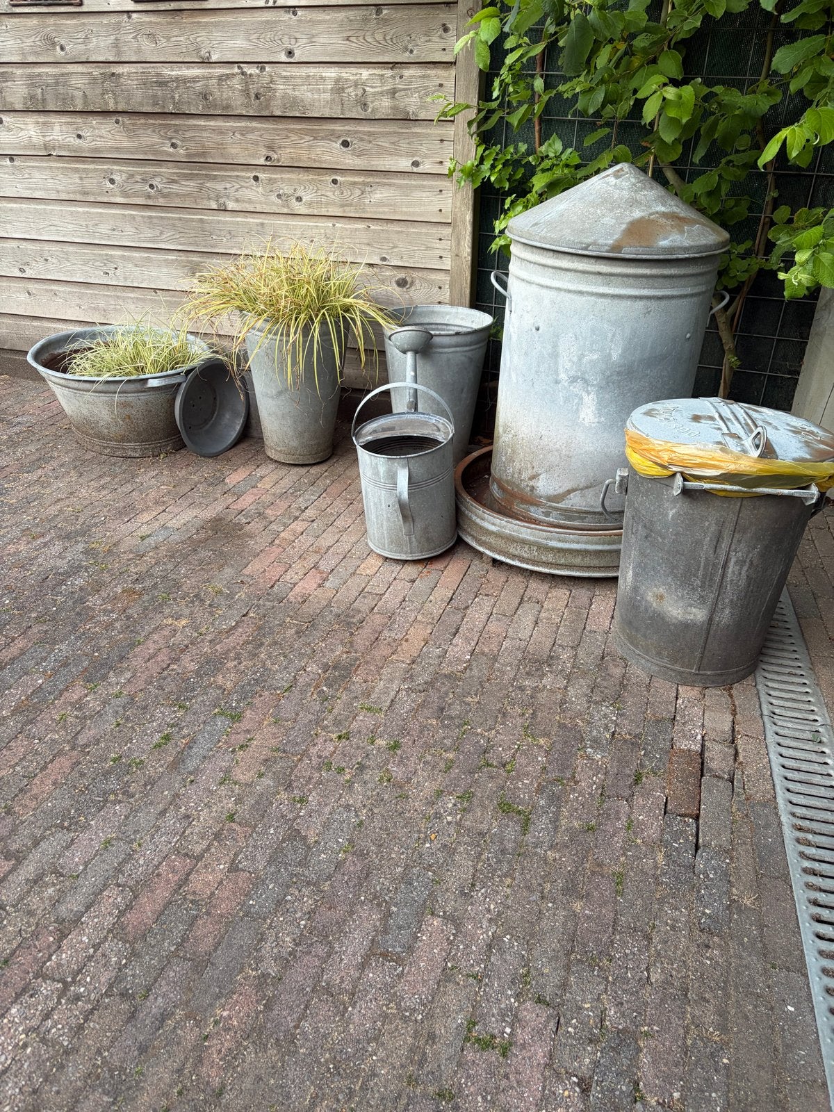 Diverse Zinken Tuindecoratie en Plantenbakken, Ophalen