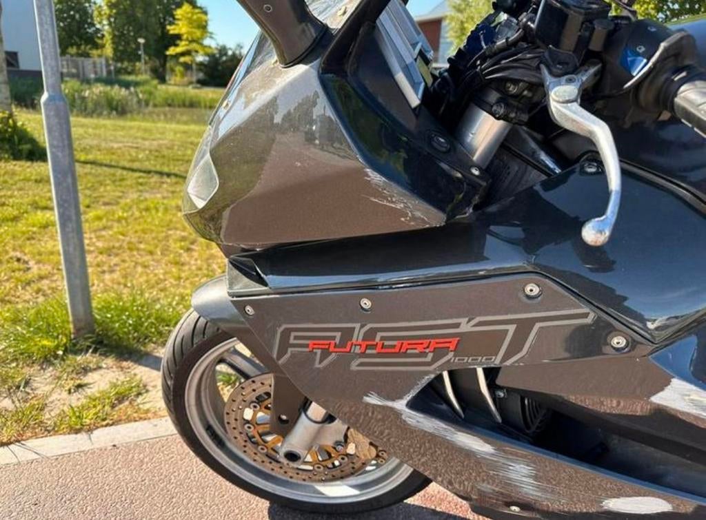 Aprilia RST Futura 1000 Toermotor - Comfortabel en Krachtig, Motoren, Motoren | Aprilia, Handvatverwarming, 2 cilinders, Motorrijbewijs A