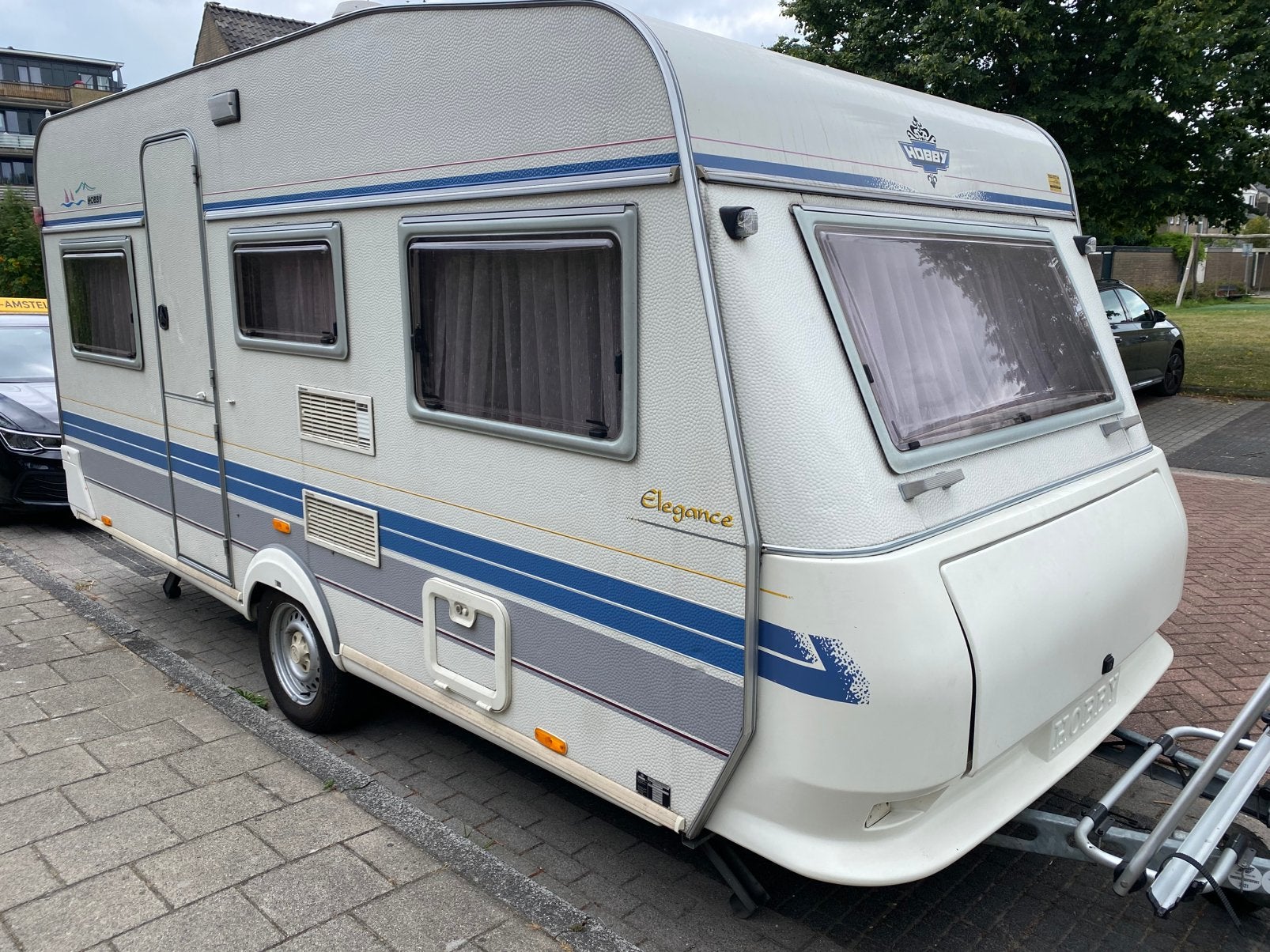 Hobby Elegance UB 440, Caravans en Kamperen, Caravans, Particulier, tot en met 4, 1000 - 1250 kg, Rondzit, Hobby, Omvormbare zithoek
