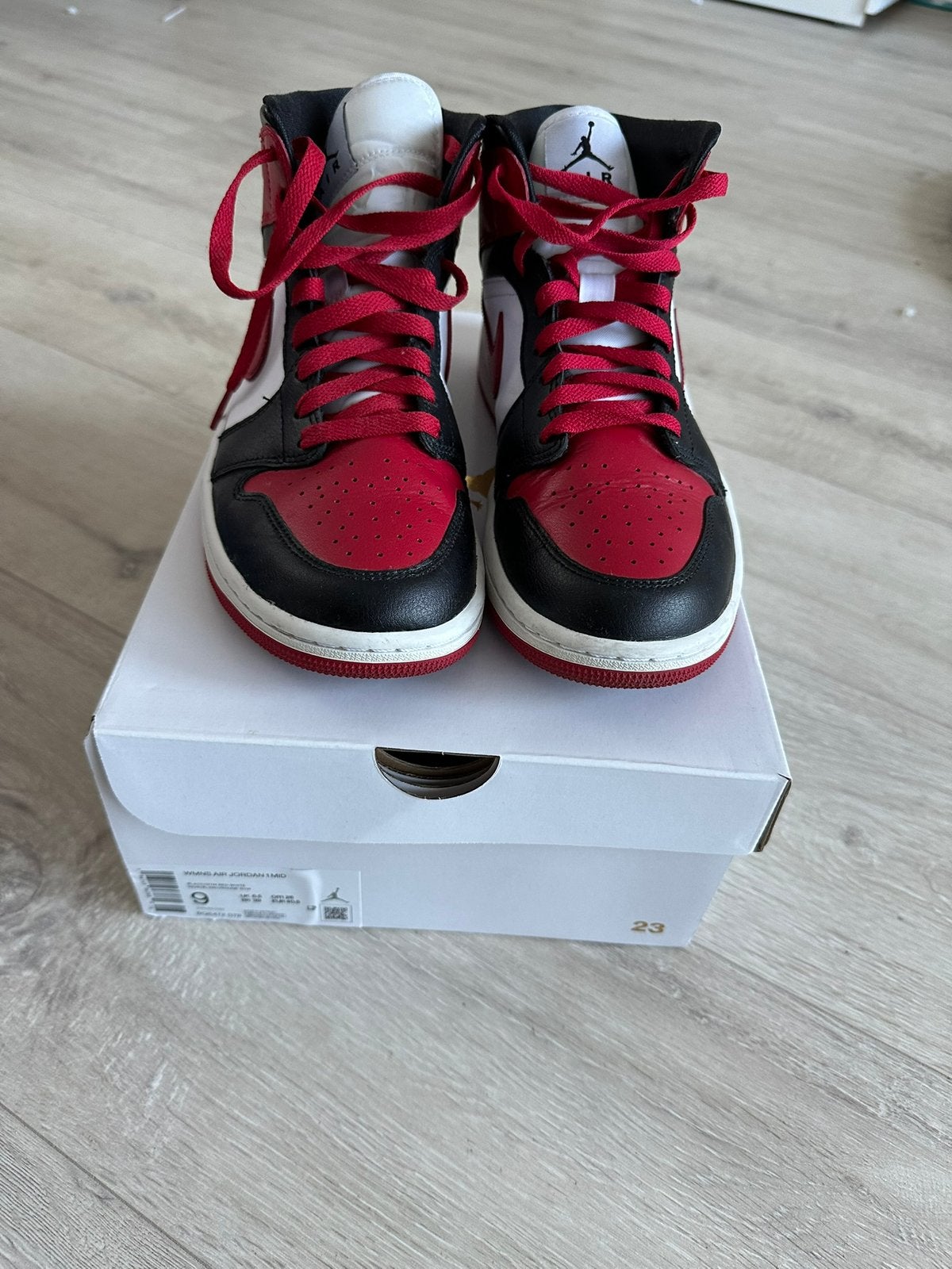 Nike jordan maat 40,5, Ophalen, Zo goed als nieuw