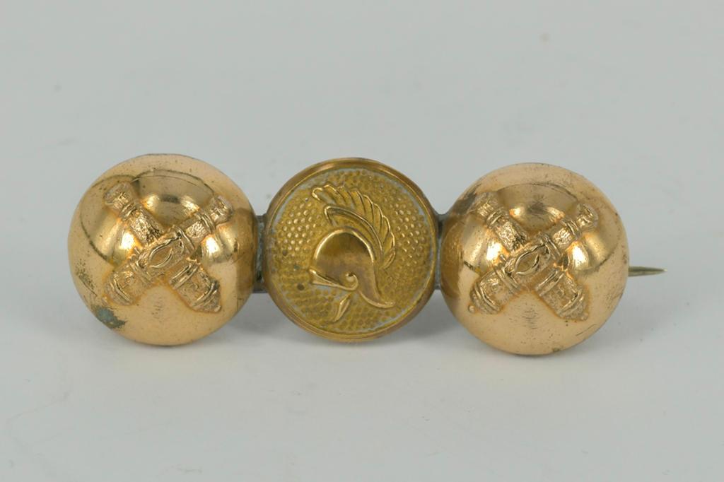 BROCHE VAN MILITAIRE KNOPEN, Ophalen of Verzenden