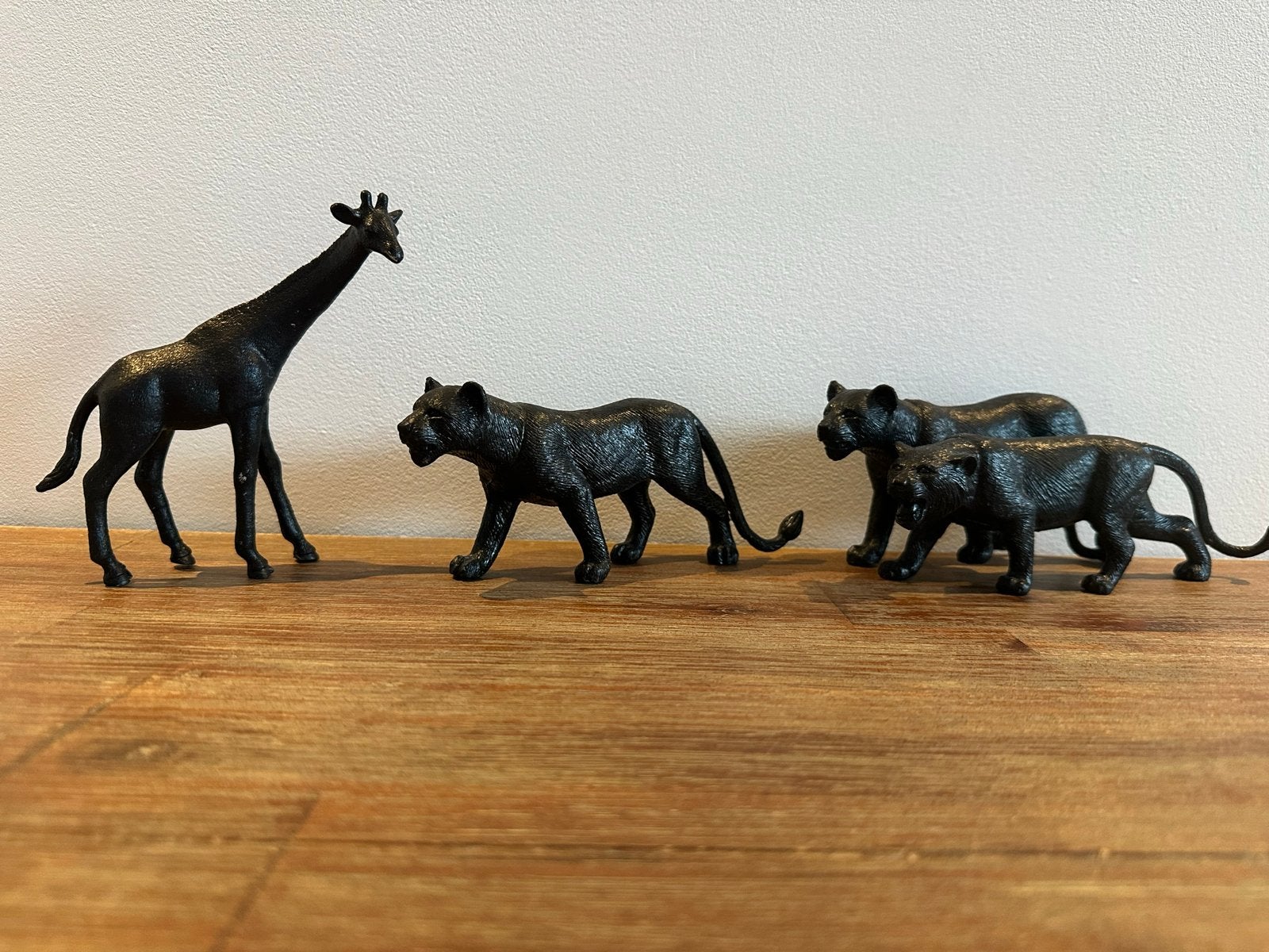 Zwarte Panter en Giraffe Beeldjes - Decoratie, Ophalen of Verzenden, Nieuw, Wild dier, Beeldje of Figuurtje