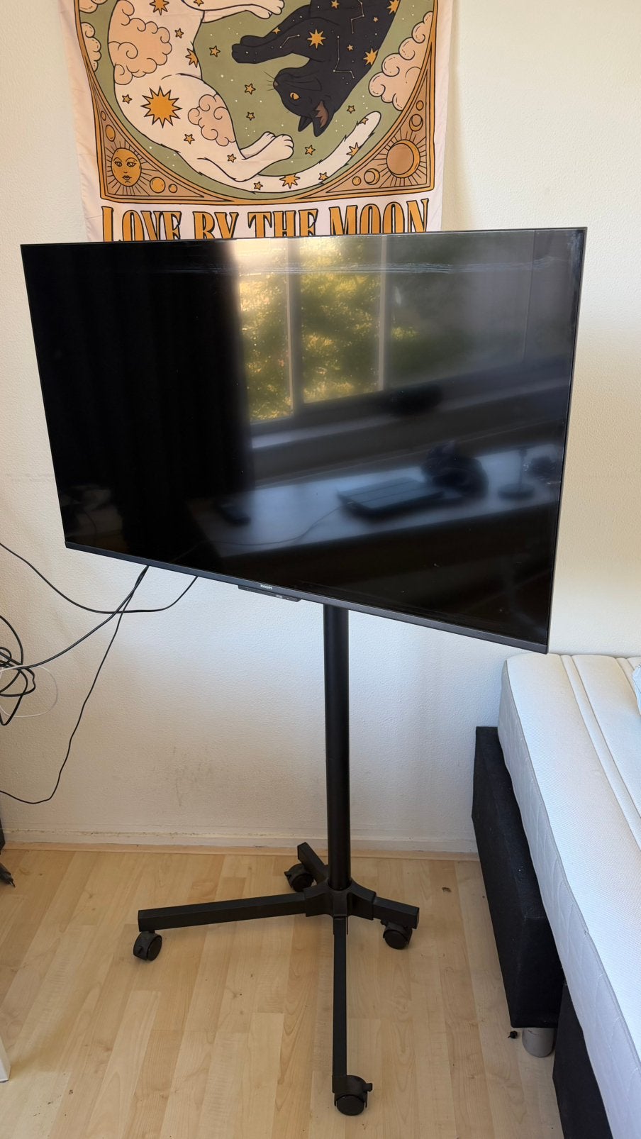 Philips 43” TV with rolling stand, Ophalen, Zo goed als nieuw