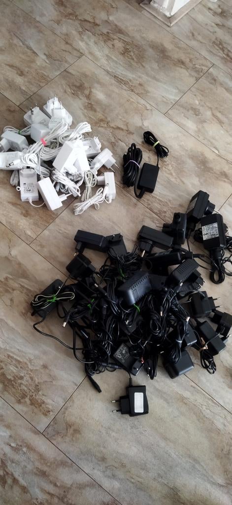 Adapter 12 en 24 volt, Ophalen, Nieuw, Overige merken