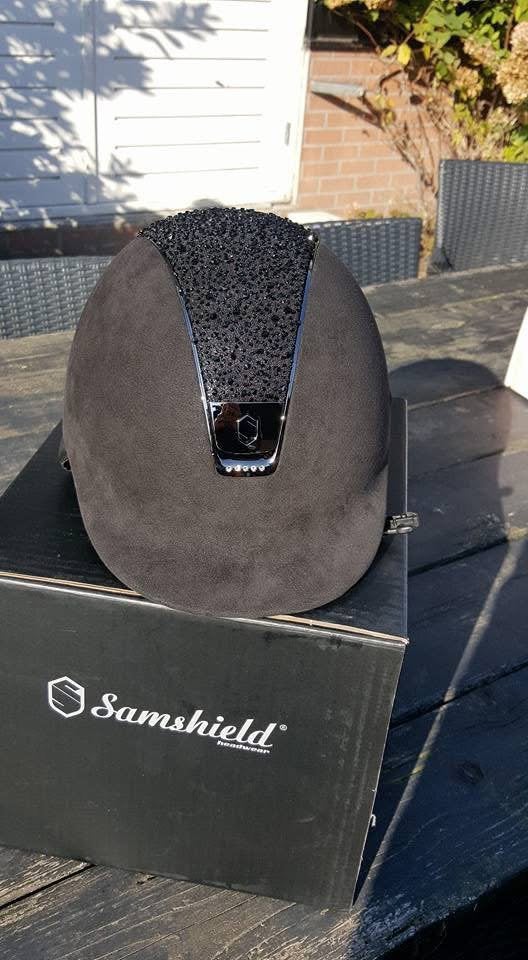 Samshield zwart / swaroski / maat 53, Ophalen of Verzenden, Zo goed als nieuw, Dressuur