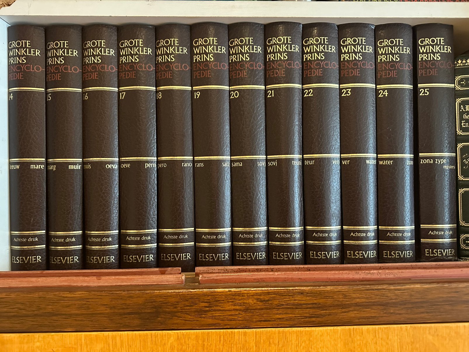 Complete Grote Winkler Prins Encyclopedie – 25 delen, Ophalen of Verzenden, Zo goed als nieuw, Algemeen, Complete serie