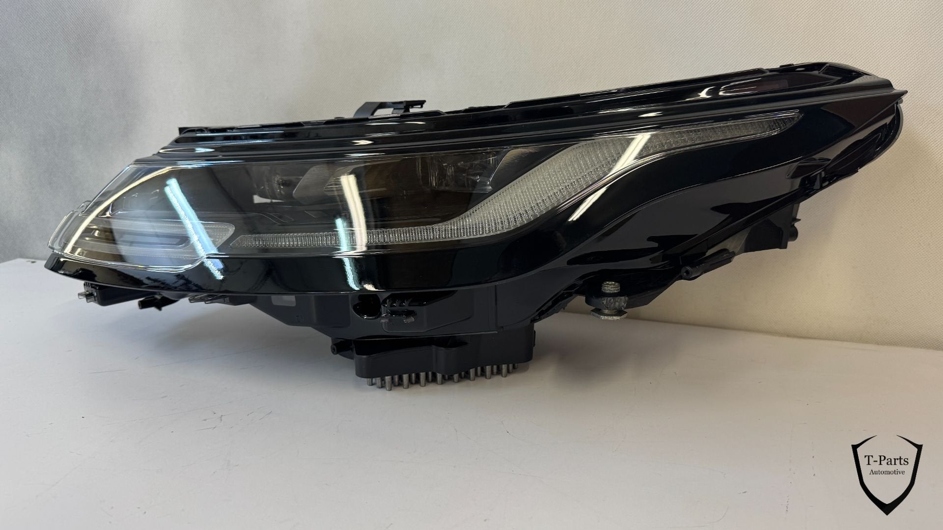 land rover RANGE ROVER EVOQUE koplamp links k8d213w030 89913, Land Rover, Nieuw, Abbey Road, Whitley 1
CV3 4LF  Coventry, Jaguar Land Rover Limited