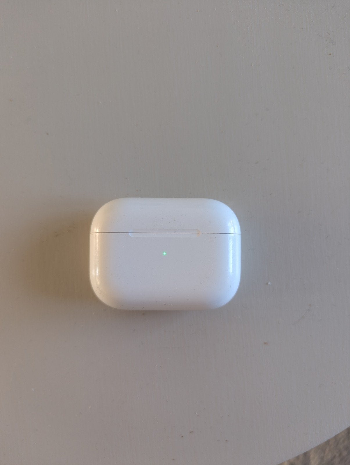 Apple AirPods Pro (1e gen) met case - rechter oordop kraakt