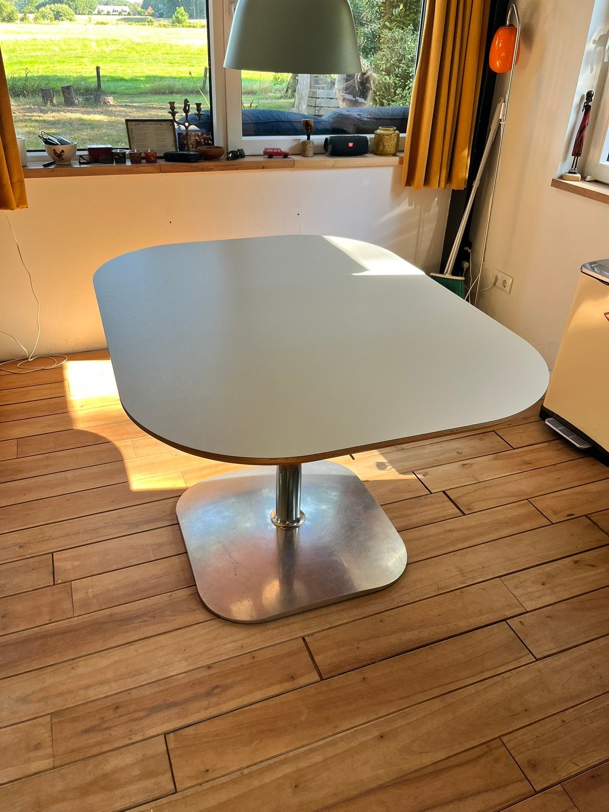 Artifort Conco 4 eettafel i.z.g.st., Ophalen, 100 tot 150 cm, 50 tot 100 cm, Zo goed als nieuw
